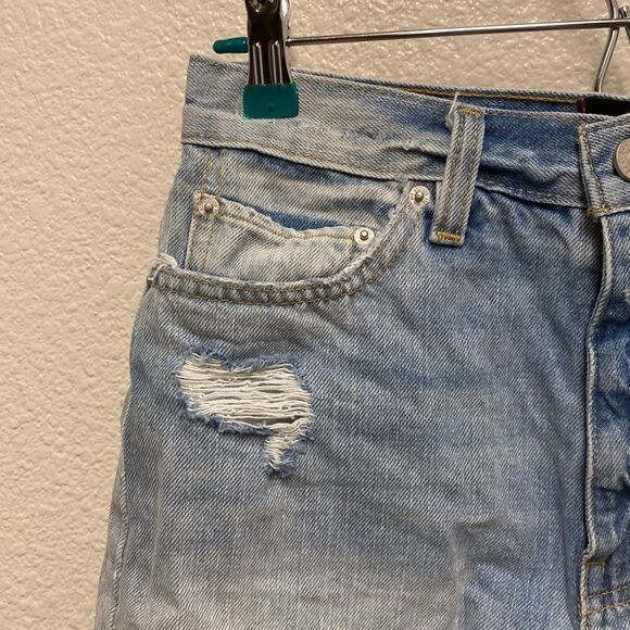 BDG Distressed Girlfriend High Rise Shorts Size 27 - Picture 4 of 6